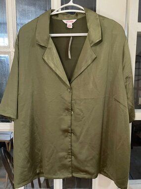 Size 2X Joe Fresh Olive Green Satin Camp Collar Short Sleeve Shirt Blouse